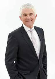 Dr. Carlos Wolf