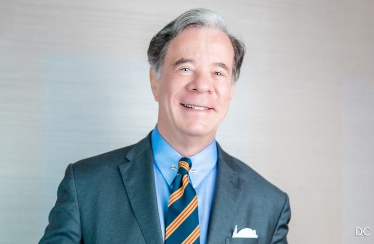 Photo of Dr. Darrick Antell